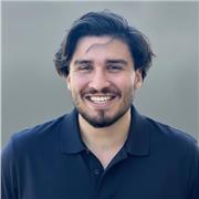 Ingénieur en informatique, je vous accompagne dans votre apprentissage en programmation, IA et informatique pour tous les niveaux.