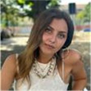 Studentessa universitaria al secondo anno dell’accademia di Brera , frequenti il corso di pittura e vivo a Torino