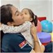 Fisioterapeuta de profesión, con experiencia en niños con/sin necesidades especiales.