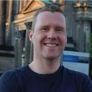 KI-Tutor, der Menschen aller Altersgruppen im Bereich KI und auch Programmierung unterrichten will.