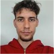 Giovane professore di ruolo fornisce ripetizioni di matematica e fisica