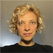 VJ professionnelle et créatrice de vidéos donne des cours de vidéo mapping avec Resolume ainsi que de la création de contenus visuels avec Touchdesigner. Cours adaptés à tous types de niveaux