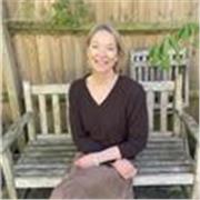 Native English tutor with degree in French and Spanish offering private online English lessons. Former journalist based in London.