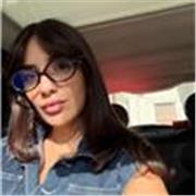 Docente di filosofia e storia impartisce lezione di italiano da remoto