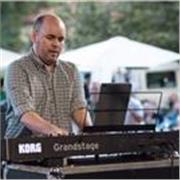 Professor com experiência internacional, 25 anos de experiência