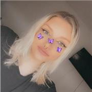 Ich bin Deutsch aber in Schweden aufgewachsen und es sind beide meine Muttersprachen. Also möchte ich es anderen auch beibringen