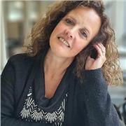 Spanische Muttersprachlerin mit Hochschulabschluss und über 25 Jahren Erfahrung bietet Spanisch Online-Unterricht.