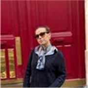 Me defino como una persona alegre, responsable y muy empatica.