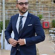 Laureato in legge con maturità classica Per insegnamento lingua italiana