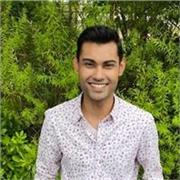 Professeur d’anglais avec 10 ans d’expérience et professionnel chez Air France propose des cours pratiques et immersifs pour tous 