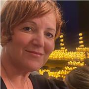 Licenciée en lettres françaises, avec une bonne expérience dans l'éducation soit -il dans le public ou le privée.