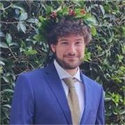 Ingegnere nucleare, 28 anni, con esperienza di insegnamento di matematica e fisica.