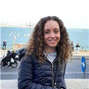 Studentessa di economia, impartisco lezioni di diritto, economia, matematica, accoglienza turistica, scienza degli alimenti e geografia