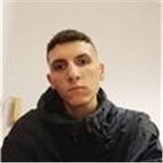 Sono un insegnante di inglese che manifesta motivazione e la trasmette ai propri studenti, con molta forza di volontà e passione!