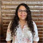 Profesor de computación para niños y adolescentes