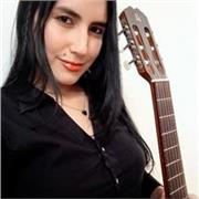 Profesora de iniciación musical para niños y niñas, clases de Guitarra clásica y piano desde cero