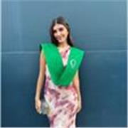 Estudiante de Tecnico Superior de Edificación apta para niños desde 1 a 15 años