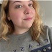 Psicología, y tengo el B2 en inglés para poder enseñar a quien necesite.