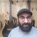 Imparto clases de guitarra, bajo, armonía, improvisación, composición y producción musical.