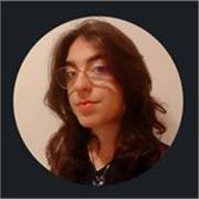 Creativa e paziente, pronta ad aiutare studenti in difficoltà per varie materie!