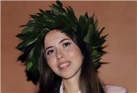 Laureata cum laude in lingue (inglese, spagnolo)