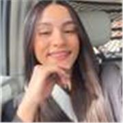 Chica joven, estudiante, apta para niños/as de primaria, infantil.