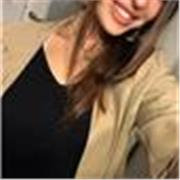 Laureanda impartisce lezioni a studenti di elementari, medie e superiori