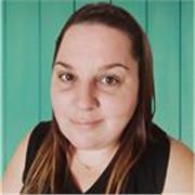 Profesora de francés e inglés y nativa española con lo cual también he enseñado mi idioma materno. Todos los niveles.