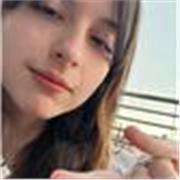 Soy alumna de carrera Filología Hispánica, estoy en segundo curso.