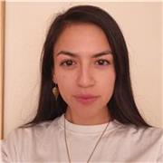 Profesora de Filosofía y Humanidades, ayudante de apoyo escolar y de proyectos culturales.