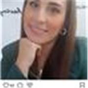 Profesora de lengua y literatura imparte clases a niños de todas las edades