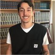 Sono Mattia e vengo da Roma, 
Ho scritto e pubblicato sei libri, e sono pieno di energie e voglia di insegnare!