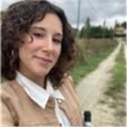 Ricercatrice di professione con esperienza internazionale che ha contribuito a consolidare le mie skills nella comunicazione .