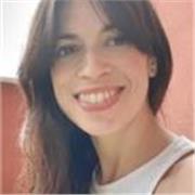 Me defino como una maestra vocacional, dinámica y comprometida. Imparto clases a alumnos de Educación Primaria e Infantil.