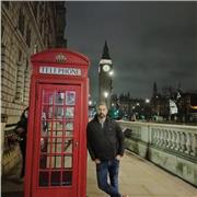 ¡Prepárate para volar con confianza en inglés! Ofrezco clases de conversación personalizadas con un profesor nativo de Escocia, especializado en aviación y el mundo militar, pero abiertas a todos los niveles y áreas profesionales. Tanto si deseas perfecci