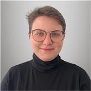 Wieloletnia korepetytorka nauczająca dzieci szkół podstawowych i ponadpodstawowych