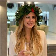 Laureata in lingue, offre ripetizioni di Inglese e Cinese, aiuto compiti per elementari e medie