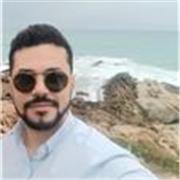 Profesor titulado de Francés (FLE) con más de cinco años de experiencia, imparte clases a niños, adolescentes y adultos.