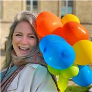 Enseignante d’anglais certifiée TEFL, avec une solide expérience dans l’enseignement supérieur et la formation professionnelle