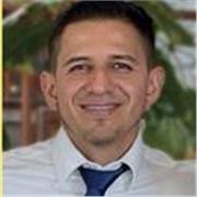 Licenciado en Inglés con más de 6 años de experiencia.