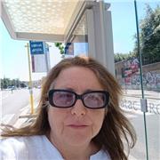 Laureata e abilitata psicologa, vincitrice di concorso docenti nella classe di concorso Filosofia e scienze umane