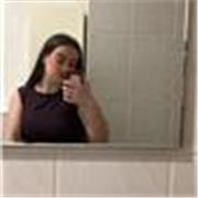 Estudiante de enfermería, con muy buena nota en selectividad. 
Clases a alumnos de primaria y la ESO