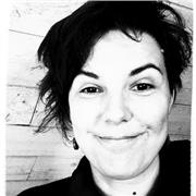 Illustratrice polyvalente cherche à transmettre ce qu'elle sait