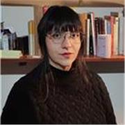 Profesional en Estudios Literarios (candidata a MG en Literatura) con experiencia en docencia universitaria y en tutorías personalizadas para jóvenes y adultos (lectoescritura y expresión oral)