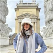 Profesora que imparte clases particulares de asignaturas en general para niños/as de primaria o secundaria