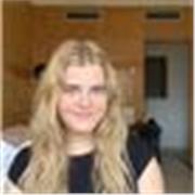 Soy una chica joven de 23 años titulada en comunicación audiovisual que ama cuidar y enseñar a niños desde que soy pequeña