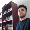 İngilizce dili ve edebiyatı mezunu bir İngilizce öğretmeni