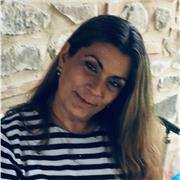 Profesora titulada con experiencia con adultos y niños