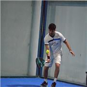 Monitor de pádel titulado con más de 4 años de experiencia, imparto clases para mejorar tu nivel de manera efectiva y divertida!