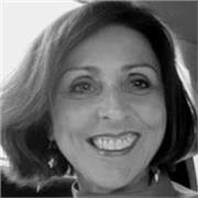 Enseignante d'anglais depuis 20 ans, j'interviens pour des cours en ligne : où que vous soyez, bénéficiez d'une formation de qualité ! Très à l'écoute, je dispose d'une pédagogie éprouvée qui vous permettra certainement de progresser en anglais ! 